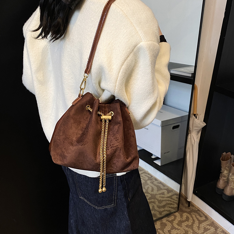 Bucket Bag Suede - Weiche Pendler-Umhängetaschen aus Kunstwildleder, Bestickte Trendtaschen