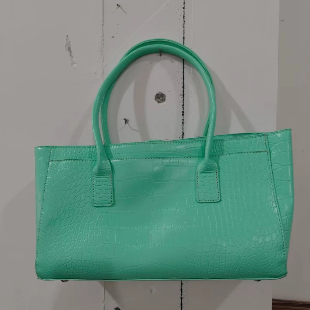 Handtasche mit Krokodilleder-P – Luxury Bags Coach Bewertung und Preis