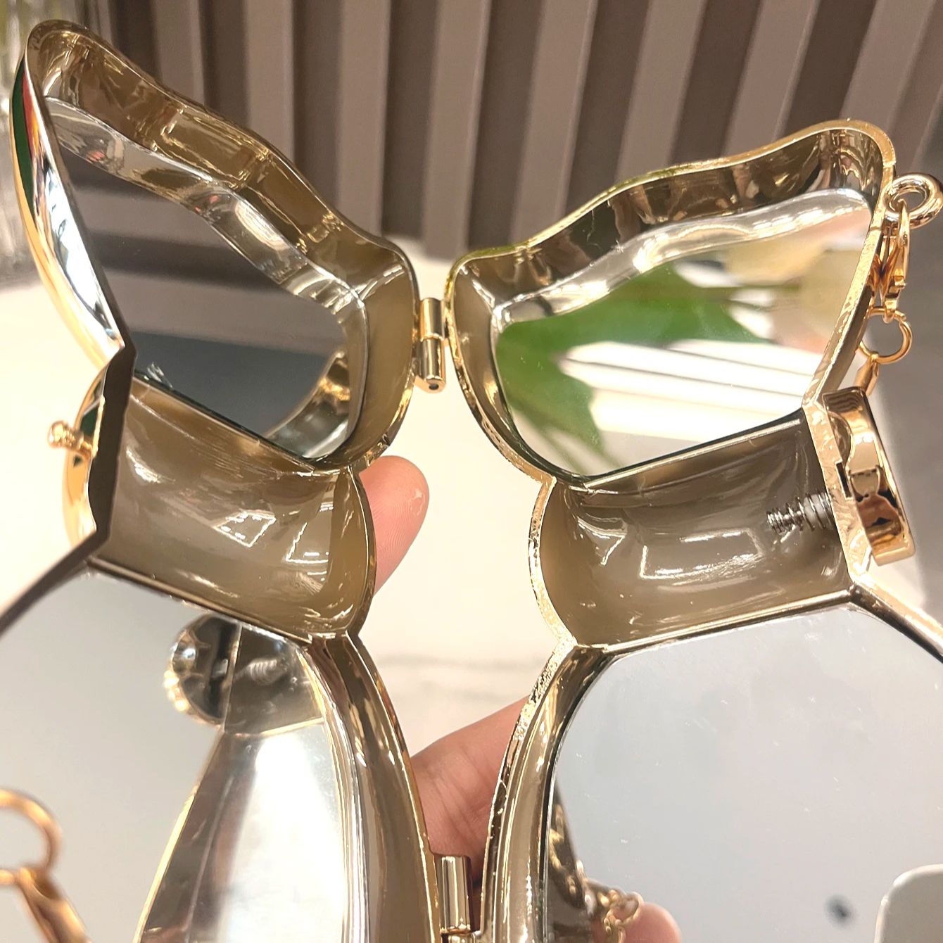 Goldene Abendtasche, Geldbörse – Luxury Bags Brand Bewertung und Preis