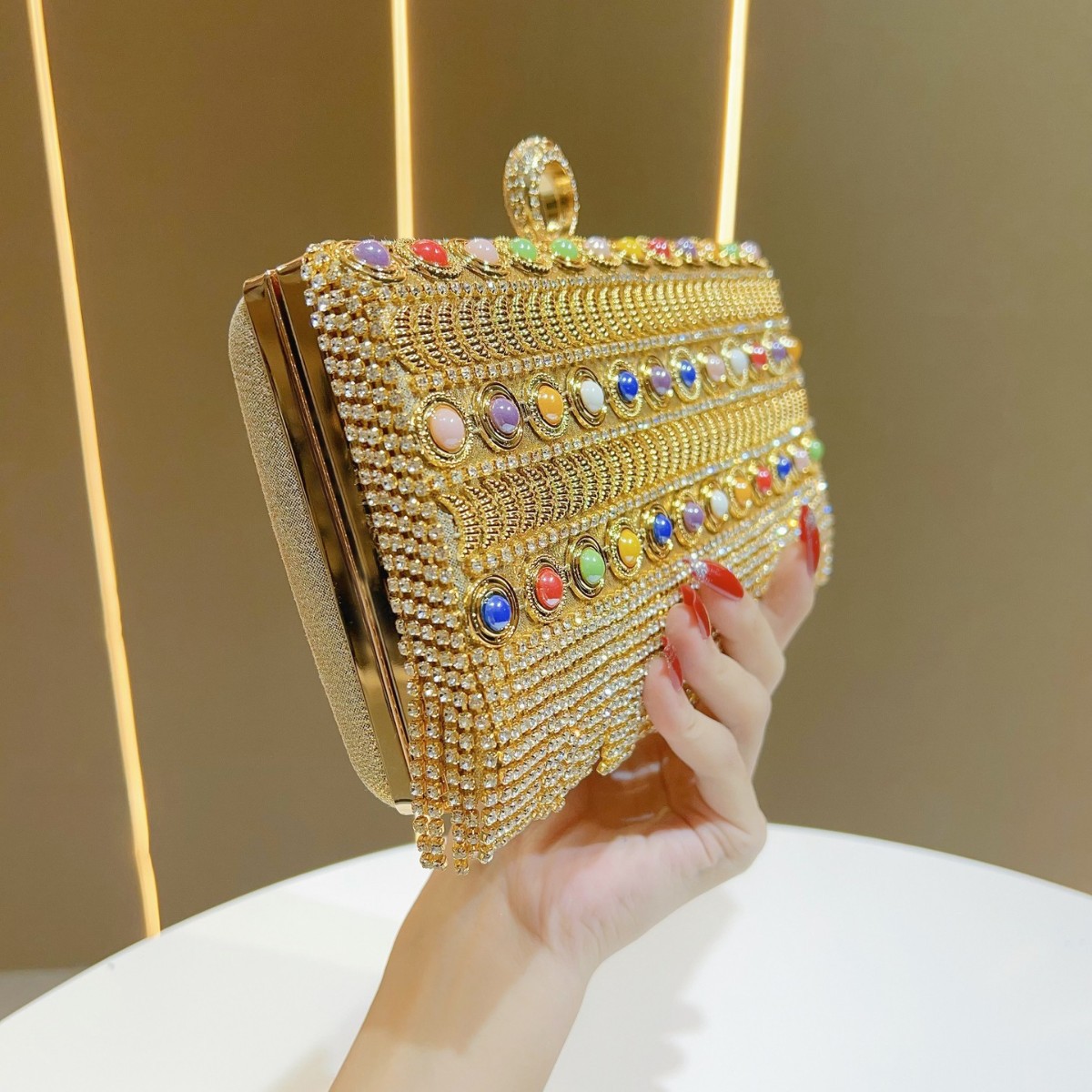 Luxuriöse Strass-Quasten-Clutc – Luxury Bags Europe Bewertung und Preis