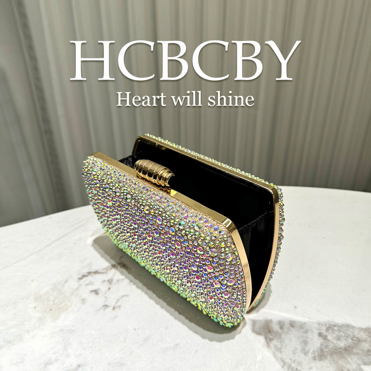 Goldglänzende Luxus-Abendtasch – Luxury Bags Gold Bewertung und Preis