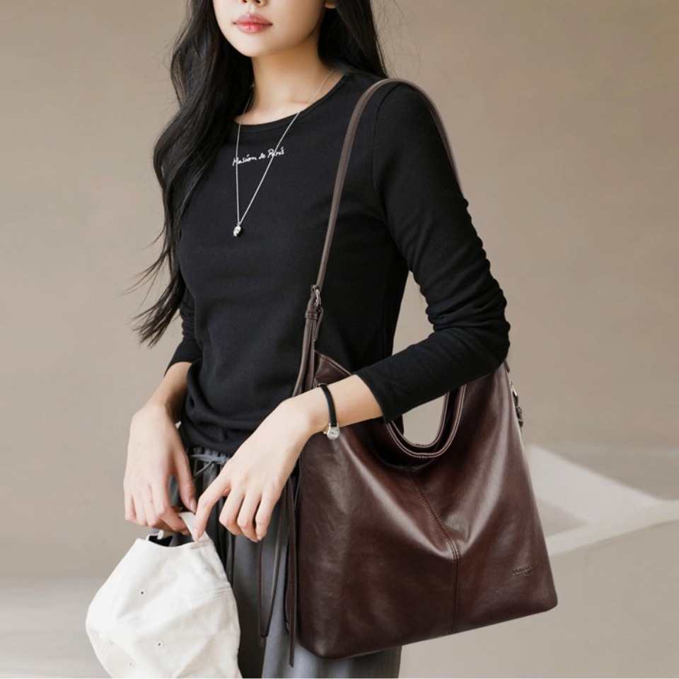 Limitierte Auflage Hobo-Traget – Luxury Bags Limited Edition Bewertung und Preis