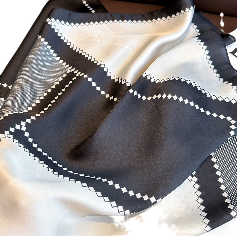 Neue Luxus Pferd Muster Seide  – Luxury Bags Office Bewertung und Preis
